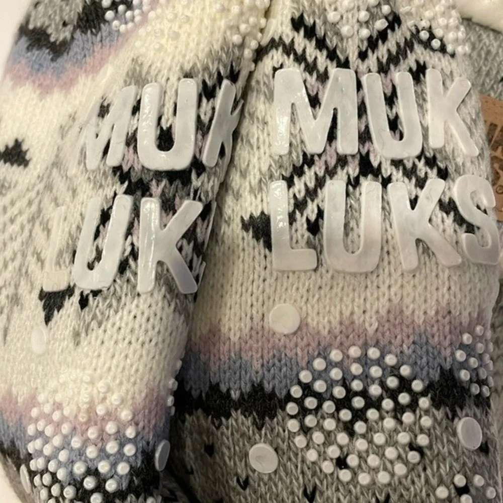 Muk Luks NWT Women's Slip Resistant Fleece Lined Cabin Socks Size‎ S/M 5-7